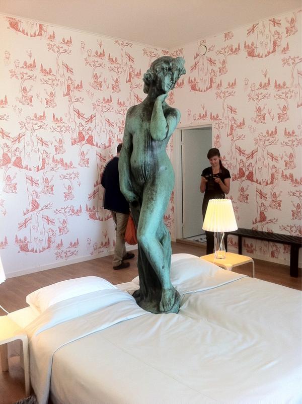 taidekuuluuBu7LN-QIUAEd3tI